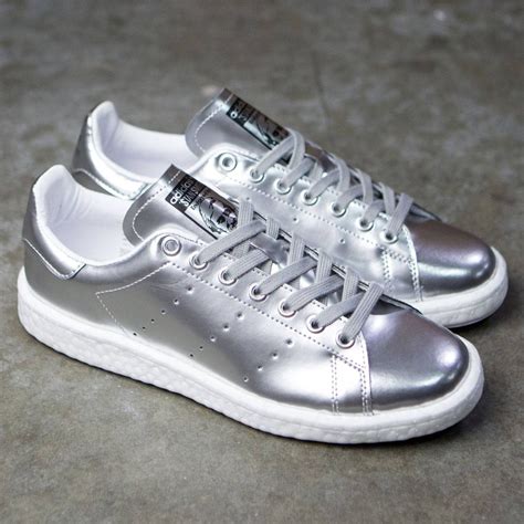 stan smith silver metallic